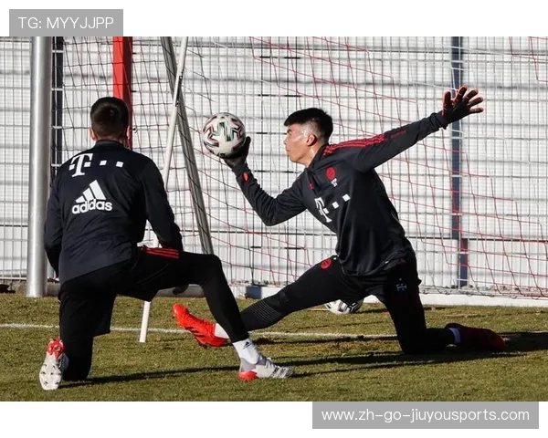 拜仁青训精准传球训练强化:打造未来足球之星的秘密武器 拜仁青训精准传球训练强化:打造未来足球之星的秘密武器